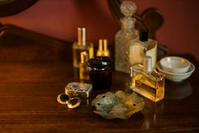 Using scent in the hotel is a way for customers to 'remember' the brand in a subtle way.  Photo: cottonbro from Pexels