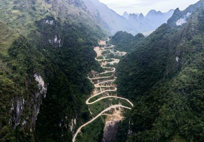 Ma Pia Pass seen from above.  Photo: @vietnambikers