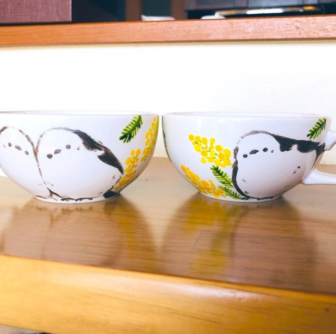 Shima bird on porcelain bowl.  Photo: @umameteor.