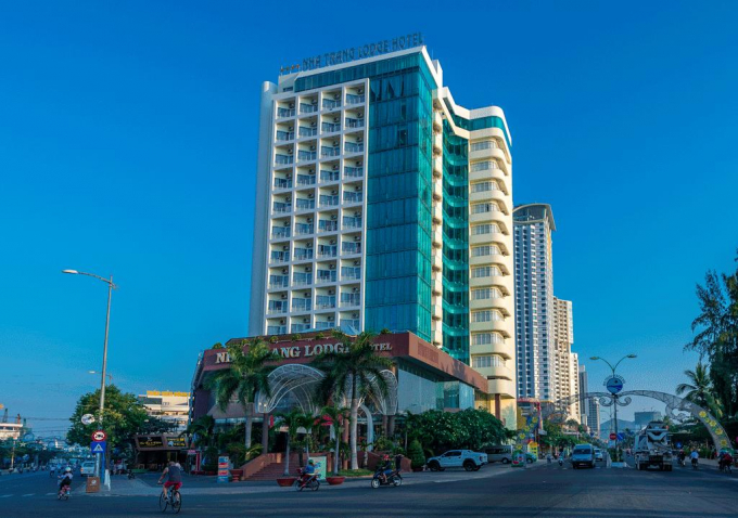Nha Trang Logde Hotel is located on Tran Phu Street - a famous sea route.