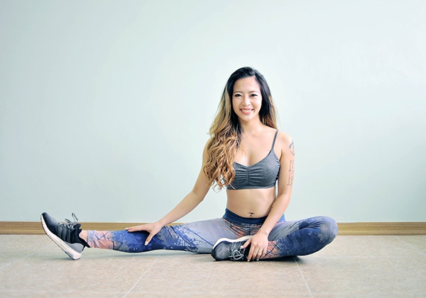 The exercises at home from Hana Giang Anh are equally as strenuous as in the gym.