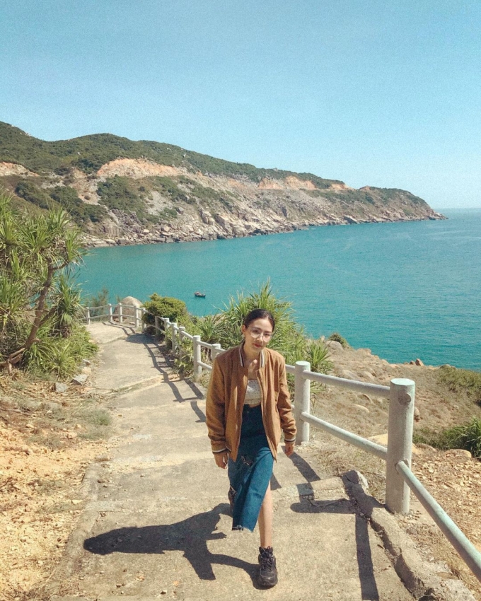 The beauty of the landscape with mountains, sea and sky blending together in Phu Yen has received great attention from young travel enthusiasts.  Photo: @sao_buii.