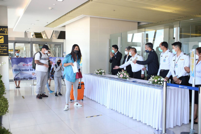 The scene welcomes one of the first 23 international visitors to Phuket on July 1.  (Photo: The Bangkok Post).