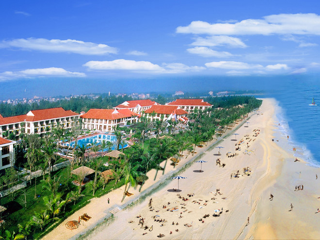 Unspoiled Bao Ninh beach next to the soaring casuarina forest