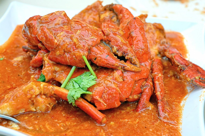 Crab with chili sauce.