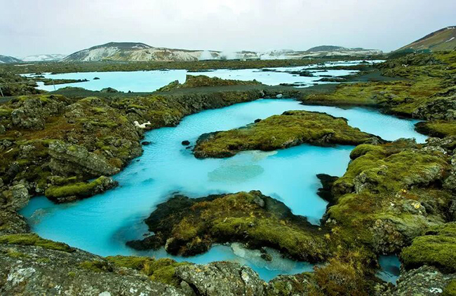 Iceland's blue lagoon also received many votes from visitors.