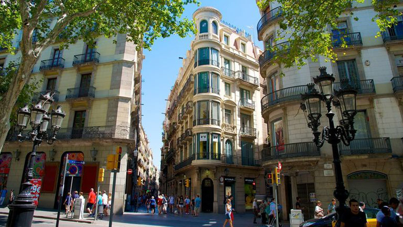 Las Ramblas Avenue is considered the symbol of the city of Barcelona