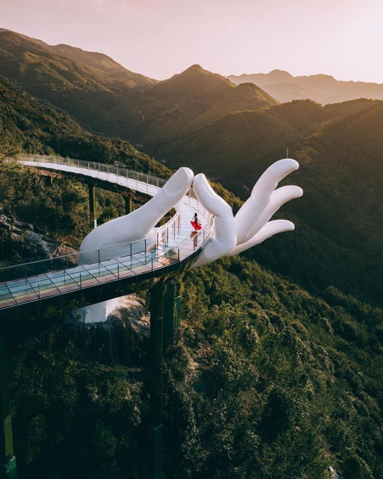 Before that, the version of the Golden Bridge in China also received many mixed opinions, mainly related to copyright issues.