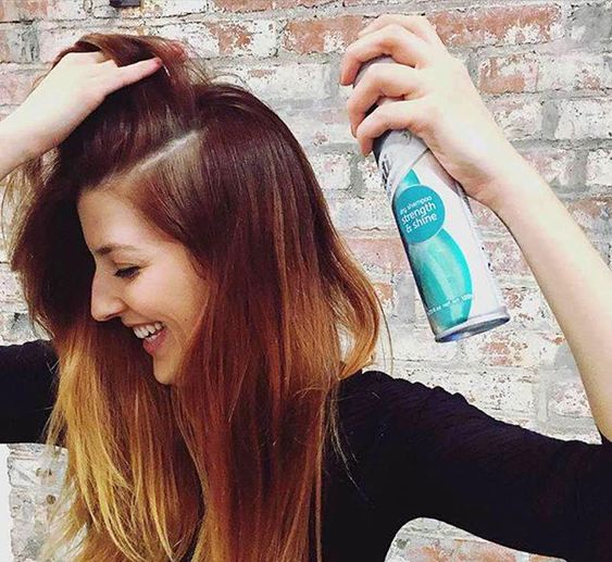Dry shampoo is a great savior for those days when there's not much time to take care of yourself.  Photo: Pinterest.