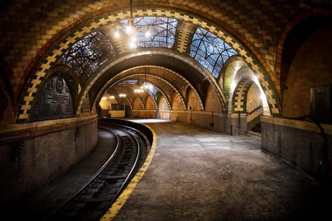 Abandoned City Hall subway station, New York, USA