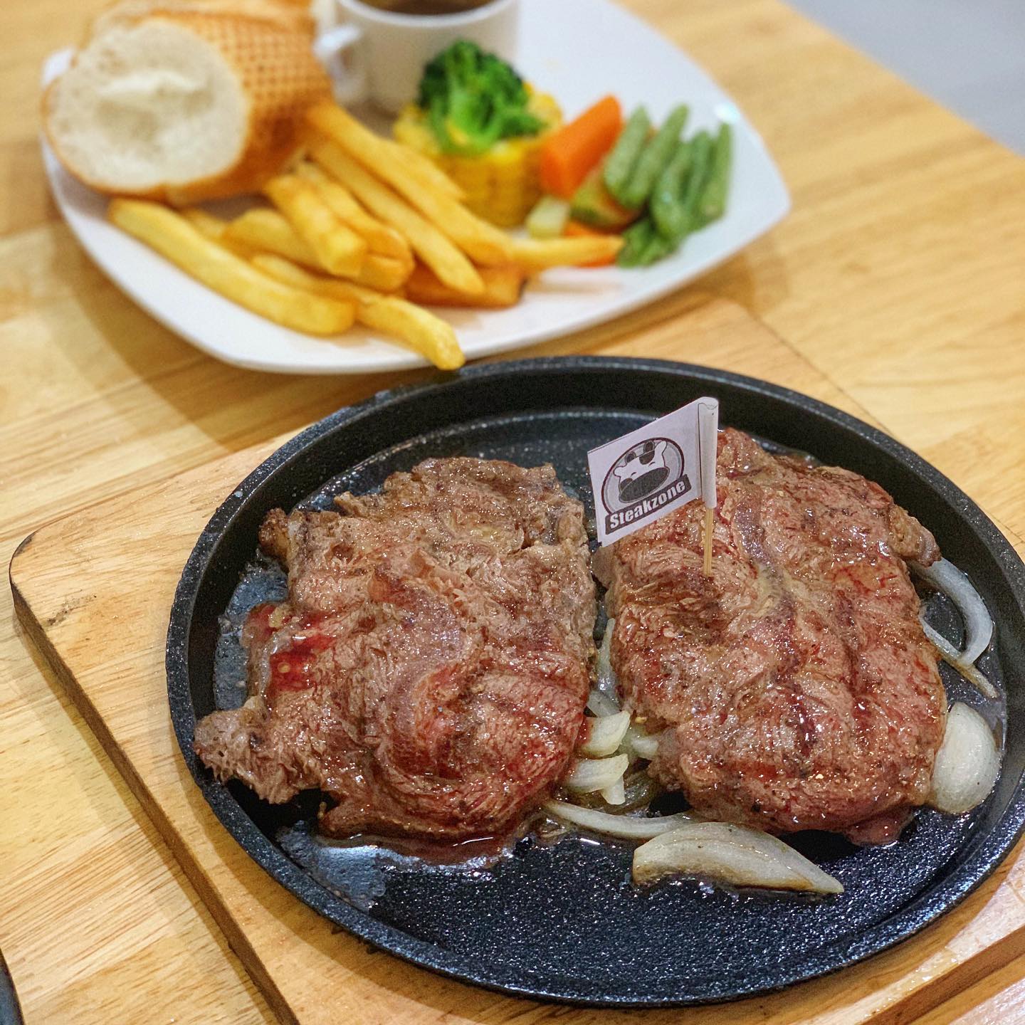 Although it is a popular beef restaurant, the dishes are still to a certain extent.  Photo: @ t.beatrix_