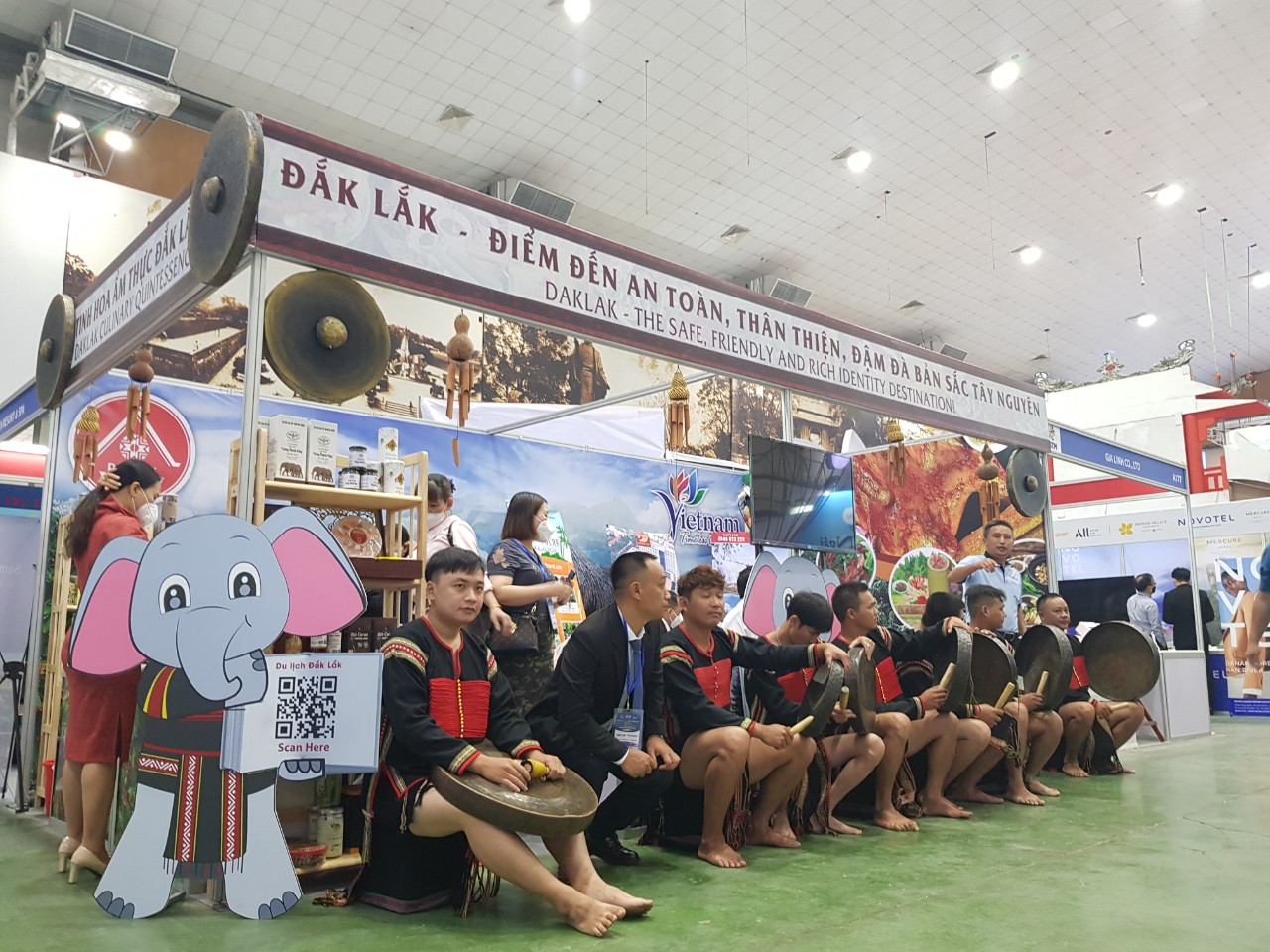Dak Lak tourism booth at VITM Hanoi 2022.