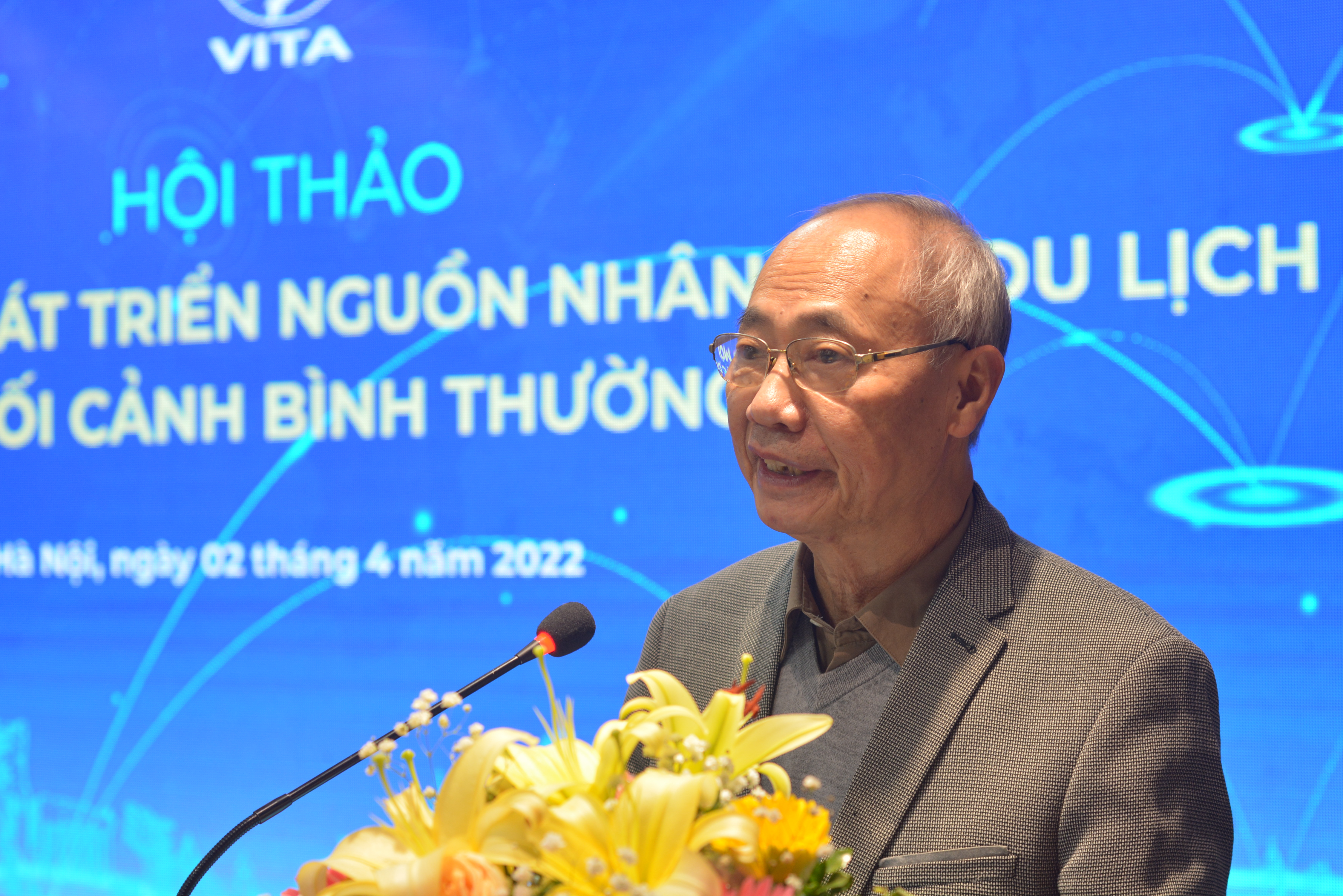 According to Mr. Vu The Binh - Chairman of the Vietnam Tourism Association, it is necessary to give some orientations and solutions to ensure human resources recover after the pandemic.
