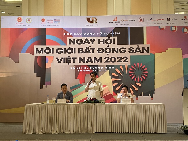 VARS press conference to announce the program of Vietnam Real Estate Brokers Day 2022
